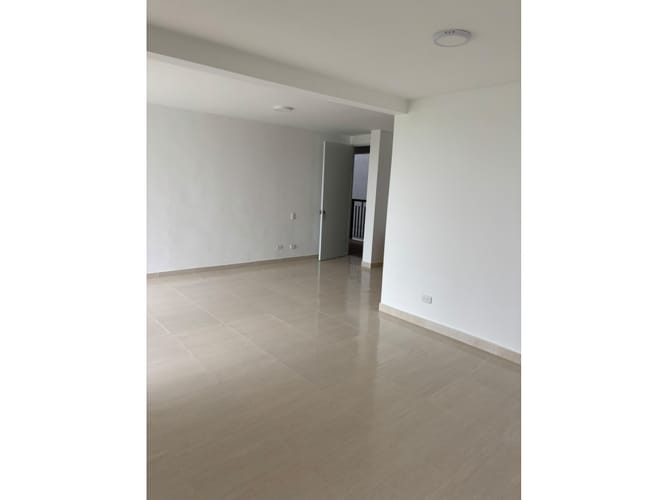 Apartamento de 2 alcobas en venta en Villa Fatima, Cali, 61 m² · foto 4 de 18