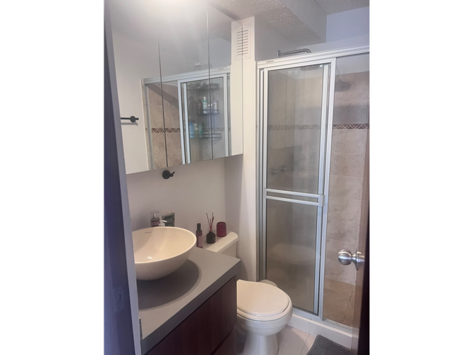 Apartamento de 2 alcobas en venta en Valle Del Lili, Cali, 44 m² · foto 3 de 9