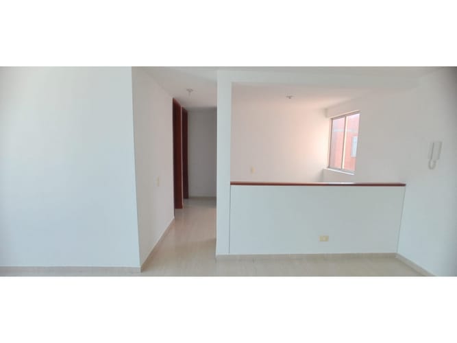 Apartamento de 2 alcobas en venta en La Flora, Cali, 68 m² · foto 2 de 16