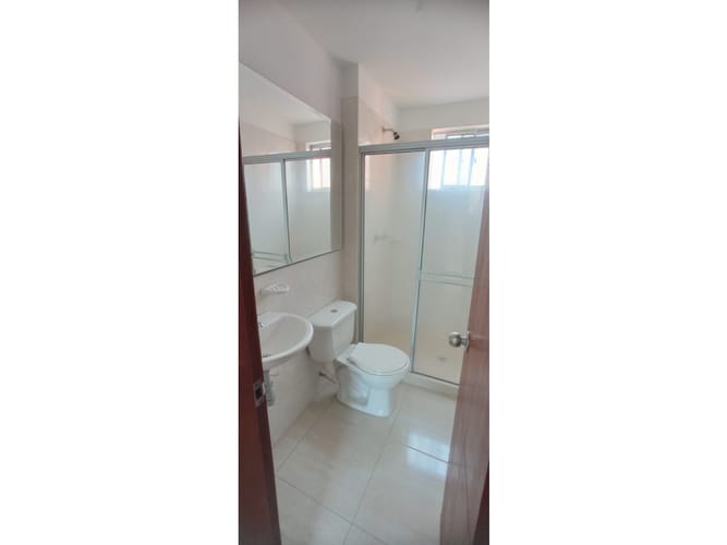 Apartamento de 2 alcobas en venta en La Flora, Cali, 68 m² · foto 4 de 16
