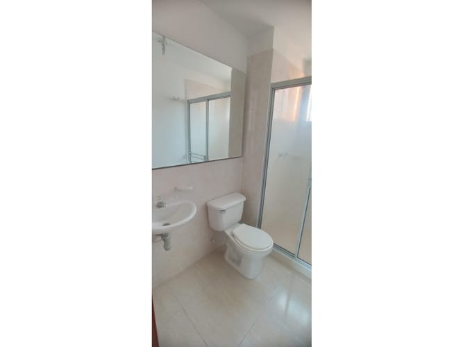 Apartamento de 2 alcobas en venta en La Flora, Cali, 68 m² · foto 13 de 16