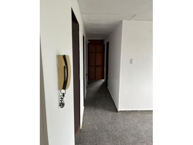 Apartamento de 3 alcobas en venta en Departamental, Cali, 69 m² · foto 1 de 10