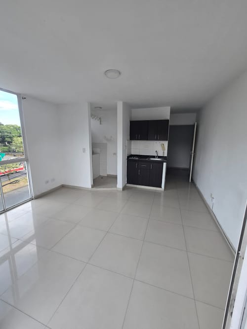 Apartaestudio en arriendo en El Guabal, Cali, 30 m² · foto 2 de 11