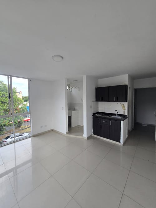 Apartaestudio en arriendo en El Guabal, Cali, 30 m² · foto 3 de 11