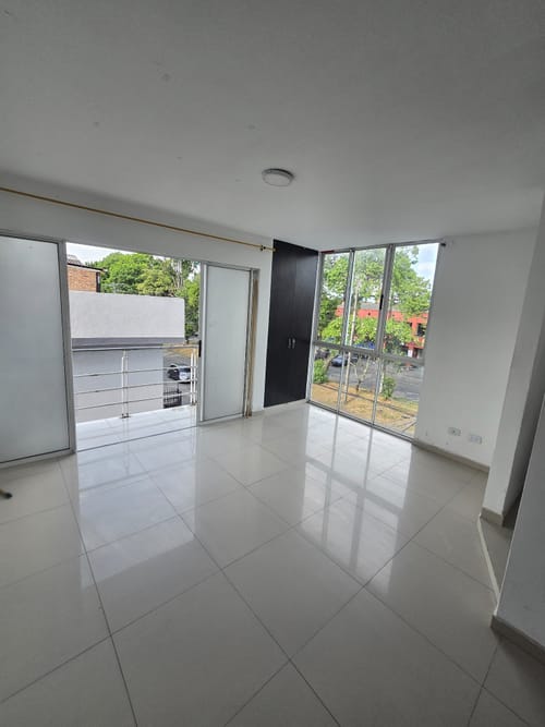 Apartaestudio en arriendo en El Guabal, Cali, 30 m² · foto 9 de 11