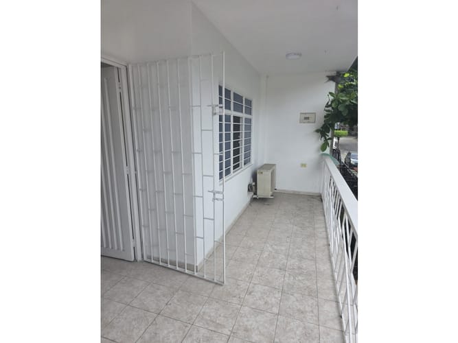 Casa de 7 alcobas en venta en Aranjuez, Cali, 201 m² · foto 2 de 24