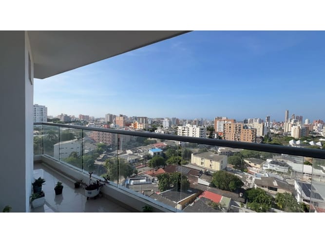 Apartamento de 3 alcobas en venta en Ciudad Jardin, Barranquilla, 134 m² · foto 2 de 24