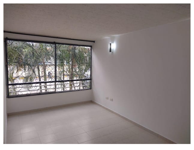 Apartamento de 3 alcobas en venta en Los Farallones, Cali, 65 m² · foto 2 de 24