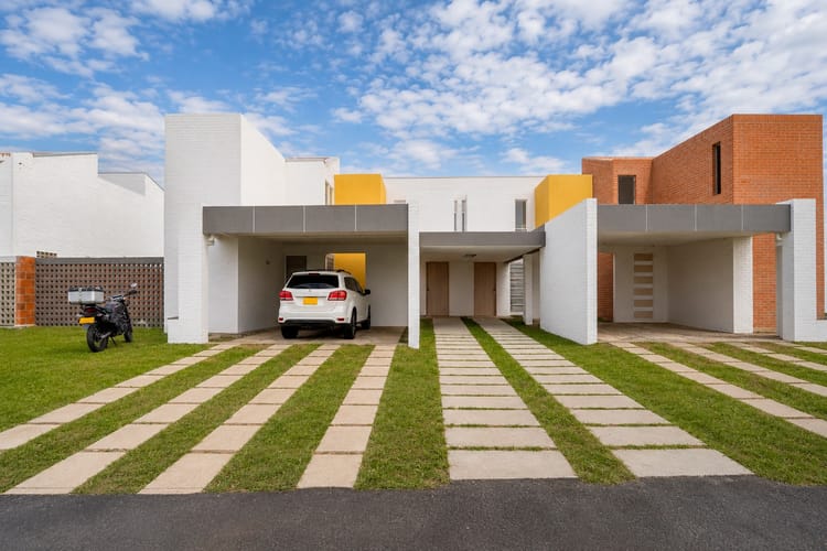 Casa de 4 alcobas en venta en El Castillo, Jamundí, 396 m² · foto 3 de 24