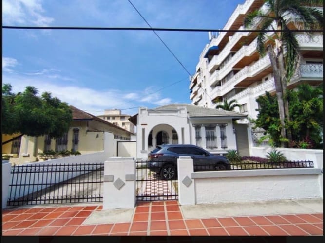 Casa de 4 alcobas en venta en El Prado, Barranquilla, 229 m² · foto 2 de 14