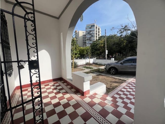 Casa de 4 alcobas en venta en El Prado, Barranquilla, 229 m² · foto 4 de 14