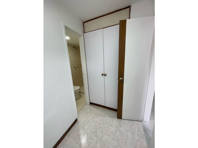 Apartamento de 4 alcobas en arriendo en La Castellana, Medellín, 120 m² · foto 8 de 24