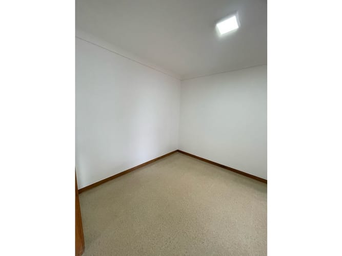 Apartamento de 4 alcobas en arriendo en La Castellana, Medellín, 120 m² · foto 13 de 24