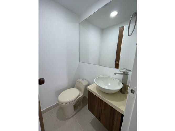 Apartamento de 4 alcobas en arriendo en La Castellana, Medellín, 120 m² · foto 16 de 24
