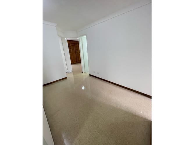 Apartamento de 4 alcobas en arriendo en La Castellana, Medellín, 120 m² · foto 17 de 24