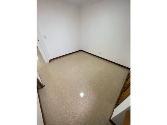 Apartamento de 4 alcobas en arriendo en La Castellana, Medellín, 120 m² · foto 19 de 24