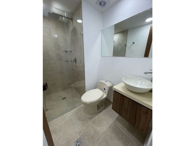 Apartamento de 4 alcobas en arriendo en La Castellana, Medellín, 120 m² · foto 20 de 24