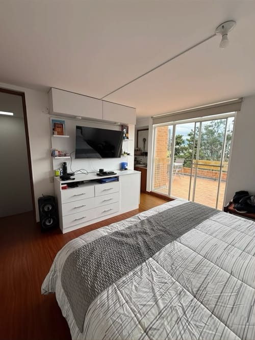 Apartamento de 4 alcobas en venta en Colina Campestre, Bogotá, 105 m² · foto 2 de 18