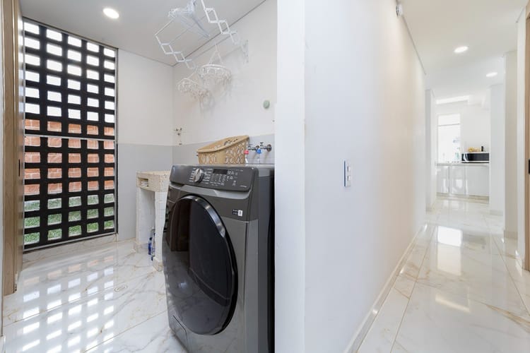 Casa de 4 alcobas en venta en El Castillo, Jamundí, 396 m² · foto 15 de 24