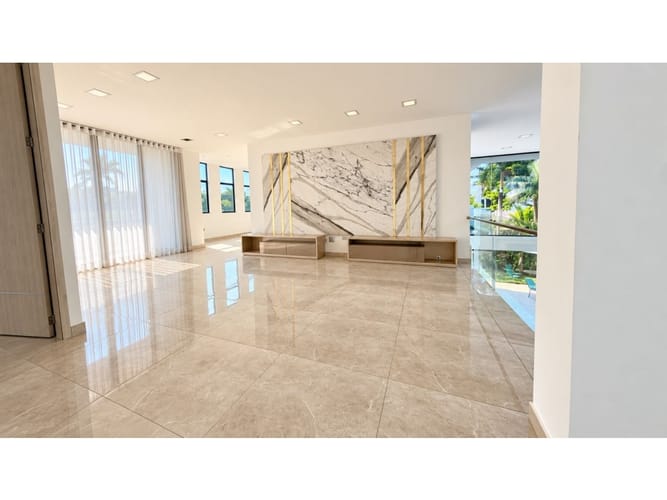 Casa de 4 alcobas en arriendo en Pance, Cali, 600 m² · foto 3 de 8