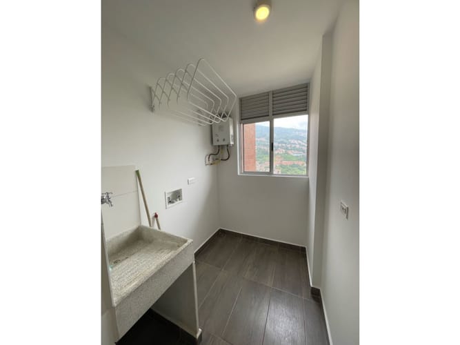 Apartamento de 3 alcobas en arriendo en Calasanz Parte Alta, Medellín, 64 m² · foto 3 de 24