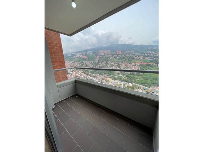 Apartamento de 3 alcobas en arriendo en Calasanz Parte Alta, Medellín, 64 m² · foto 5 de 24