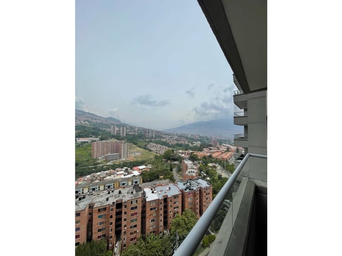 Apartamento de 3 alcobas en arriendo en Calasanz Parte Alta, Medellín, 64 m² · foto 6 de 24