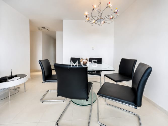 Apartamento de 2 Dormitorios a metros del mar y torre moderna, playa Mansa, Punta del Este · Foto 4