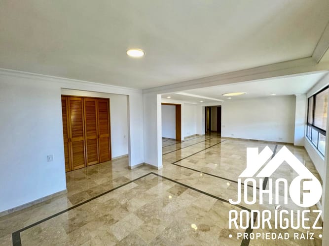 Apartamento de 4 alcobas en venta en Milla De Oro, Medellín, 226 m² · foto 5 de 15