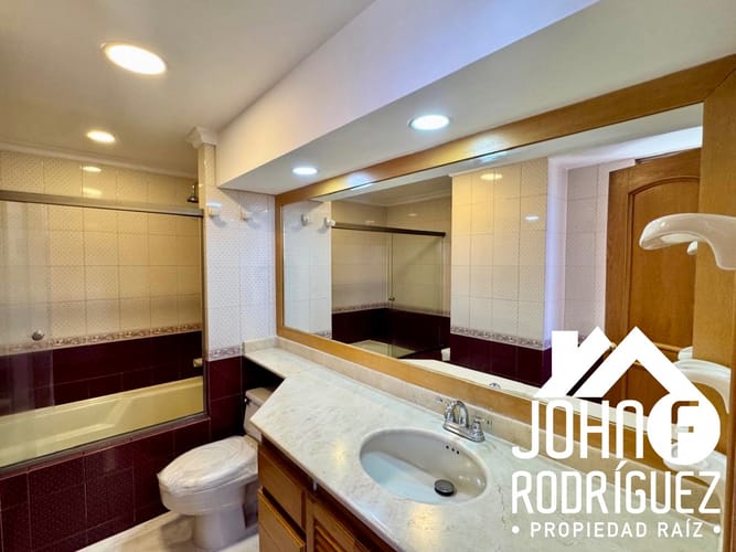 Apartamento de 4 alcobas en venta en Milla De Oro, Medellín, 226 m² · foto 11 de 15