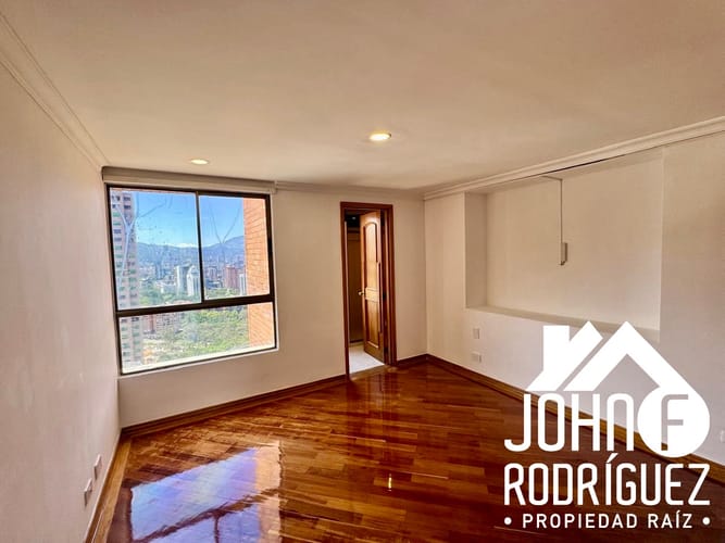 Apartamento de 4 alcobas en venta en Milla De Oro, Medellín, 226 m² · foto 9 de 15