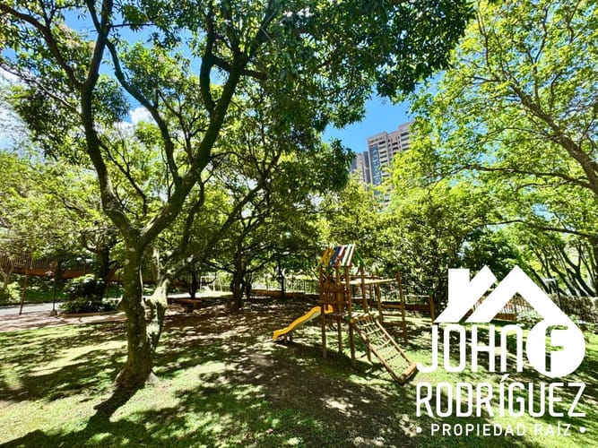 Apartamento de 4 alcobas en venta en Milla De Oro, Medellín, 226 m² · foto 15 de 15