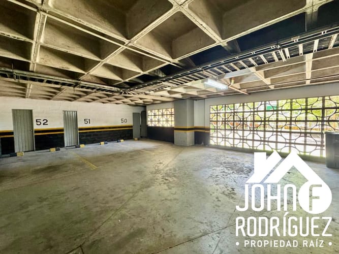 Apartamento de 4 alcobas en venta en Milla De Oro, Medellín, 226 m² · foto 14 de 15