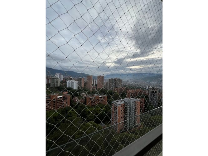 Apartamento de 3 alcobas en arriendo en El Tesoro, Medellín, 125 m² · foto 10 de 24
