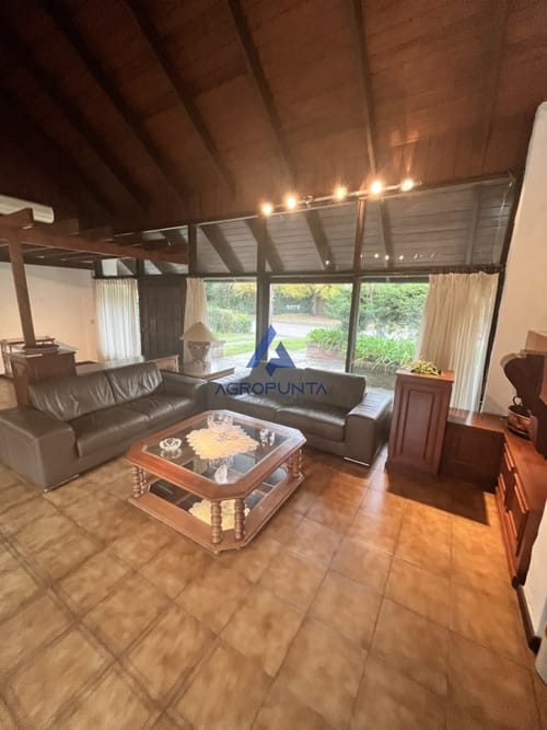 Casa en alquiler anual Punta del Este 4 Dormitorios, Playa Mansa · Foto 2