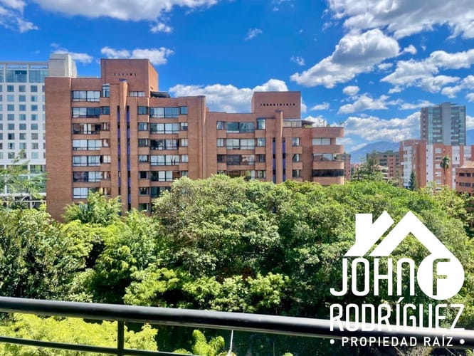 Apartamento de 3 alcobas en venta en Milla De Oro, Medellín, 140 m² · foto 1 de 18