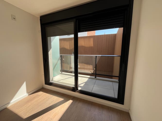 ALQUILER MONOAMBIENTE CON BALCÓN EN CORDÓN SUR OPC. GARAJE · Foto 3