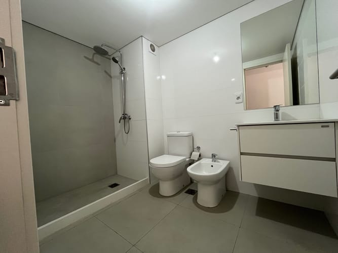 ALQUILER MONOAMBIENTE CON BALCÓN EN CORDÓN SUR OPC. GARAJE · Foto 7