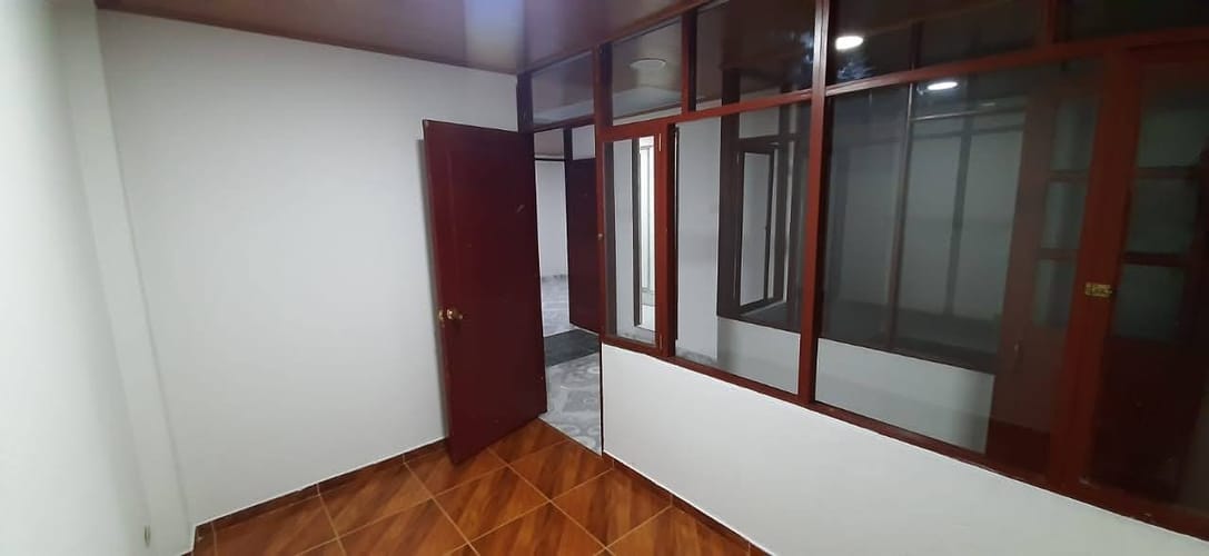 Casa de 11 alcobas en venta en Kennedy Central, Bogotá, 289 m² · foto 4 de 20