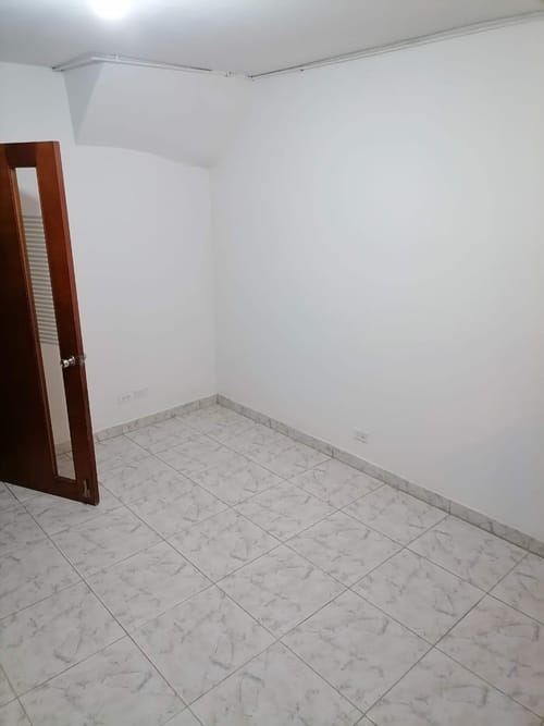 Casa de 11 alcobas en venta en Kennedy Central, Bogotá, 289 m² · foto 3 de 20