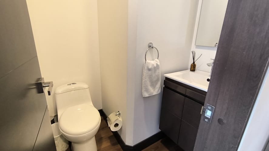 Apartamento de 1 alcoba en venta en Chico, Bogotá, 43 m² · foto 2 de 17