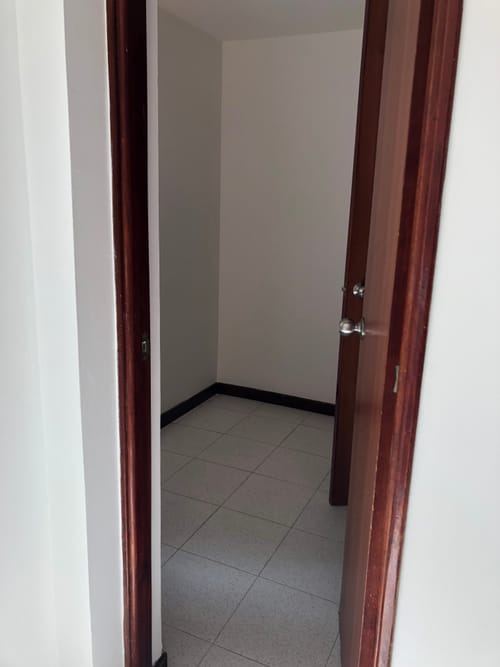 Apartamento de 4 alcobas en venta en El Poblado, Medellín, 99 m² · foto 9 de 17