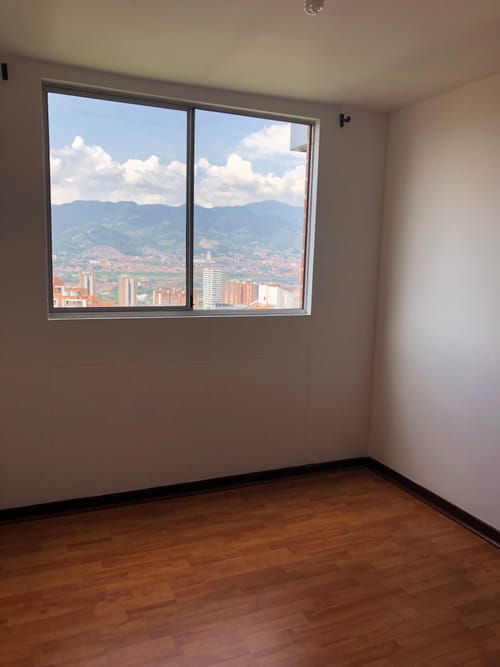Apartamento de 4 alcobas en venta en El Poblado, Medellín, 99 m² · foto 12 de 17