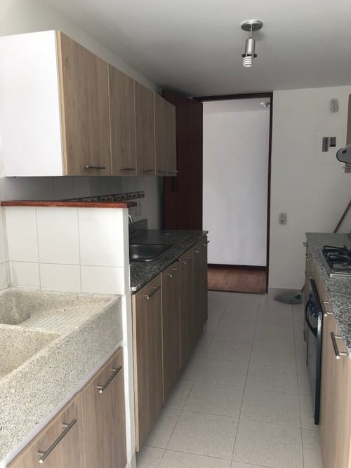 Apartamento de 4 alcobas en venta en El Poblado, Medellín, 99 m² · foto 8 de 17