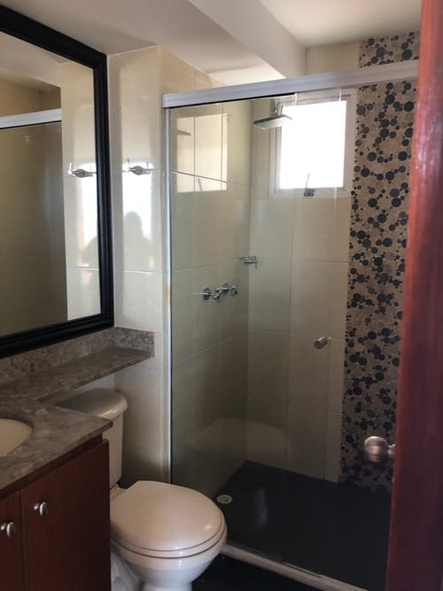 Apartamento de 4 alcobas en venta en El Poblado, Medellín, 99 m² · foto 15 de 17