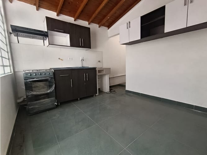 Casa de 3 alcobas en arriendo en Belén, Medellín, 80 m² · foto 2 de 24