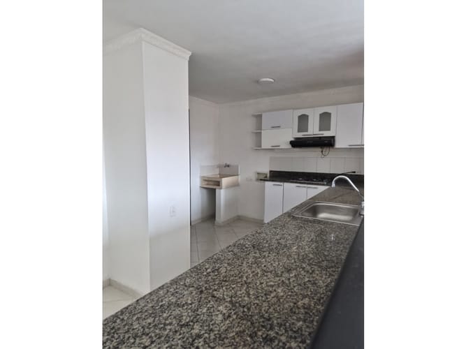 Apartamento de 4 alcobas en arriendo en Belén, Medellín, 140 m² · foto 2 de 24