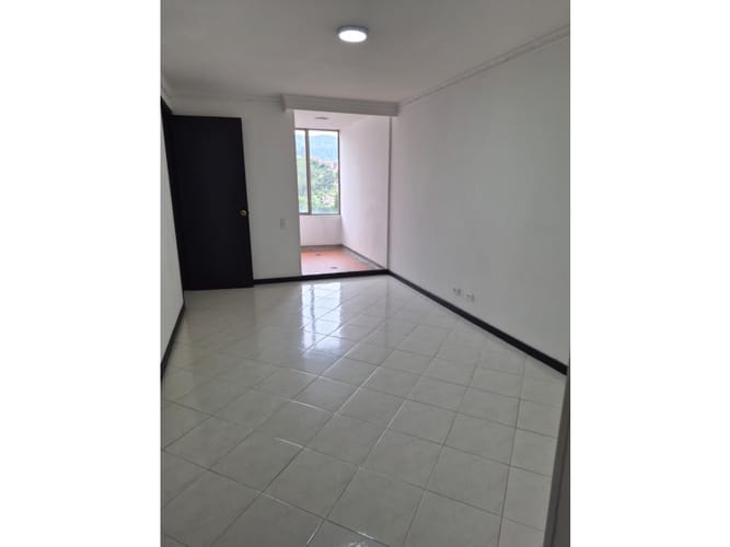 Apartamento de 4 alcobas en arriendo en Belén, Medellín, 140 m² · foto 8 de 24