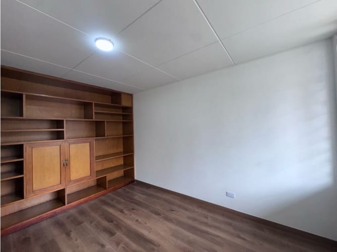 Casa de 6 alcobas en arriendo en Pasadena, Bogotá, 280 m² · foto 3 de 24