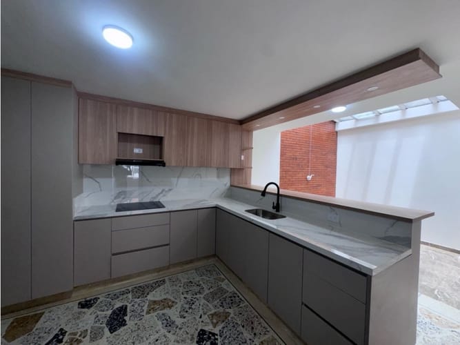 Casa de 6 alcobas en arriendo en Pasadena, Bogotá, 280 m² · foto 11 de 24